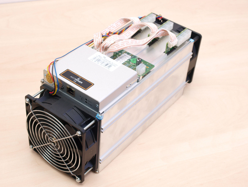 Асики сегодня. Асик с9. Клеммы на асик с9. ASIC 9. Antminer l3+ водяное охлаждение.