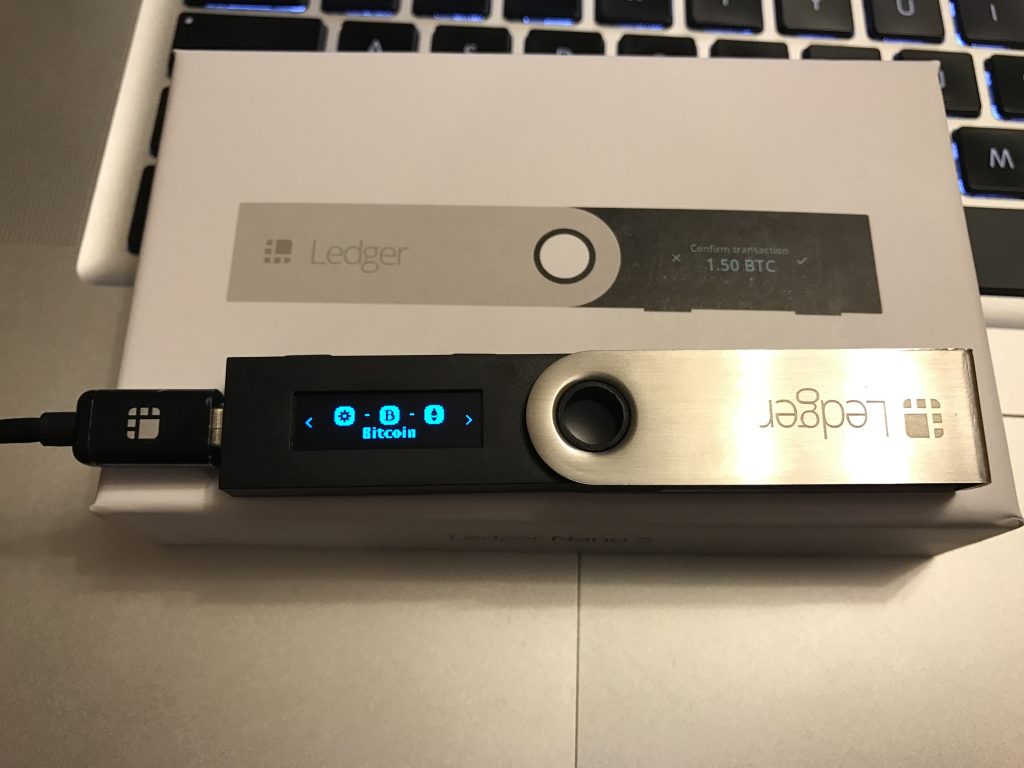 Аппаратный кошелек ledger. Ledger Nano s криптокошелек. Флешка для криптовалюты Ledger. Аппаратный кошелек Ledger Nano s. Леджер кошелек для криптовалюты.